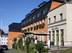 Bild vom Eingangsbereich des Hotels Lay-Haus mit Sonnenterasse